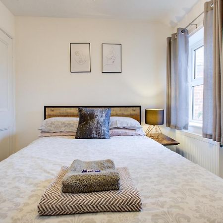 'Number 11' Central Colchester - Super Convenient 2 X Double Bed 1 X Single Bed Cottage Plus Office & Garden, 8 Min Walk Nth Station & Town Ctr, 2 Min Walk Local Shops & Restaurants מראה חיצוני תמונה