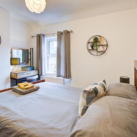'Number 11' Central Colchester - Super Convenient 2 X Double Bed 1 X Single Bed Cottage Plus Office & Garden, 8 Min Walk Nth Station & Town Ctr, 2 Min Walk Local Shops & Restaurants מראה חיצוני תמונה