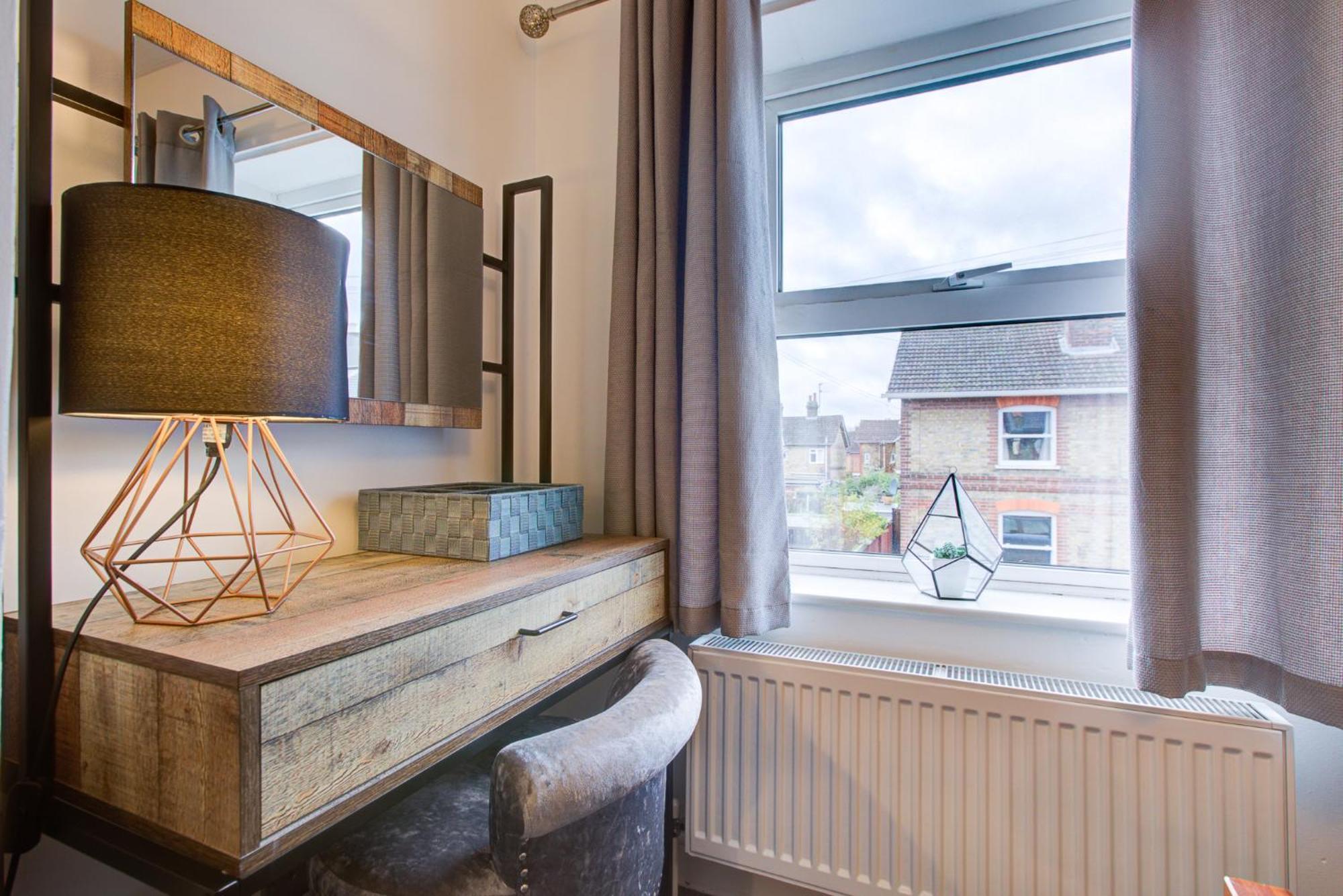 'Number 11' Central Colchester - Super Convenient 2 X Double Bed 1 X Single Bed Cottage Plus Office & Garden, 8 Min Walk Nth Station & Town Ctr, 2 Min Walk Local Shops & Restaurants מראה חיצוני תמונה