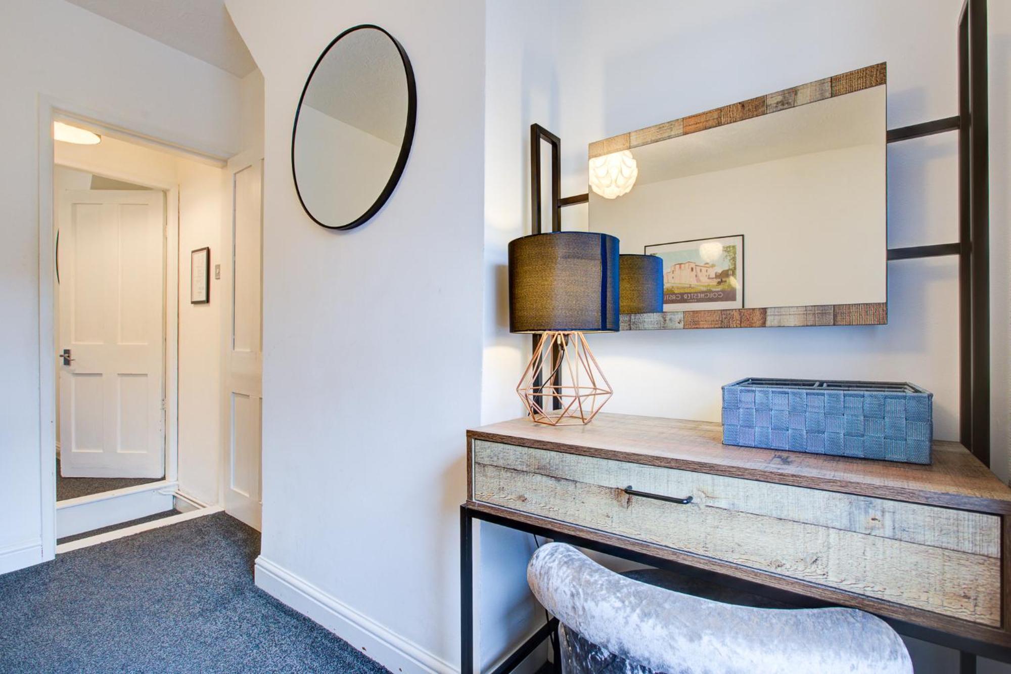 'Number 11' Central Colchester - Super Convenient 2 X Double Bed 1 X Single Bed Cottage Plus Office & Garden, 8 Min Walk Nth Station & Town Ctr, 2 Min Walk Local Shops & Restaurants מראה חיצוני תמונה