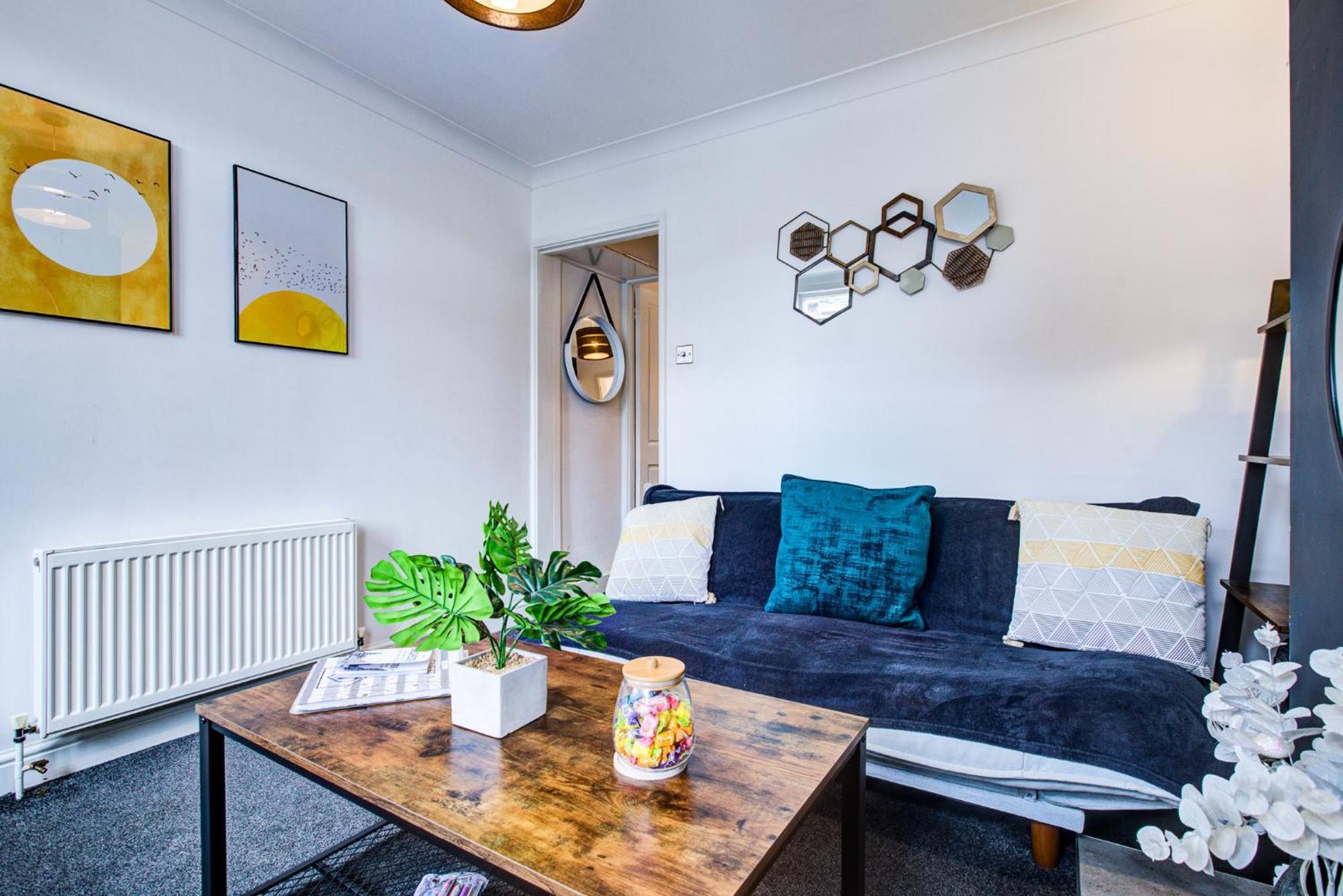 'Number 11' Central Colchester - Super Convenient 2 X Double Bed 1 X Single Bed Cottage Plus Office & Garden, 8 Min Walk Nth Station & Town Ctr, 2 Min Walk Local Shops & Restaurants מראה חיצוני תמונה