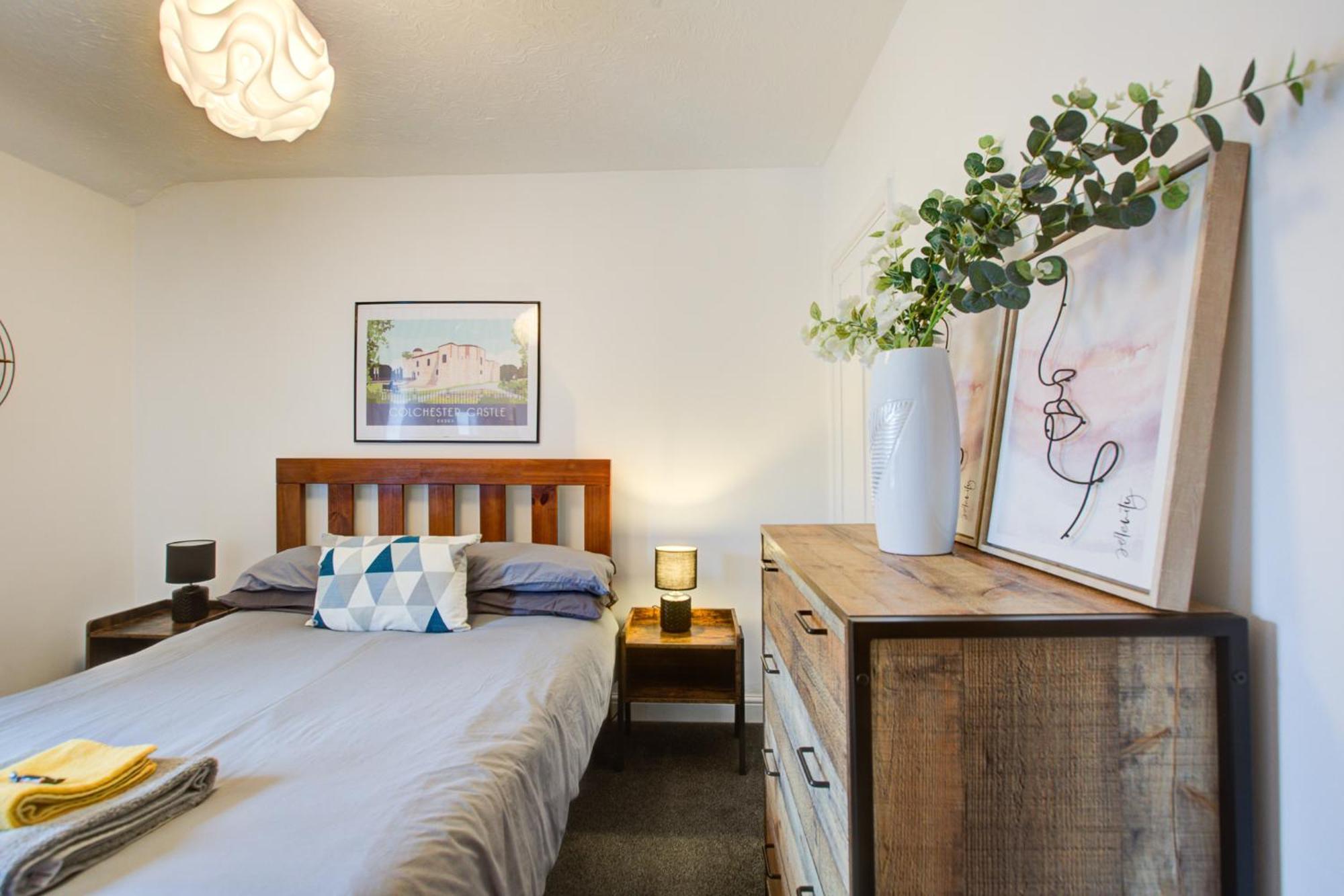 'Number 11' Central Colchester - Super Convenient 2 X Double Bed 1 X Single Bed Cottage Plus Office & Garden, 8 Min Walk Nth Station & Town Ctr, 2 Min Walk Local Shops & Restaurants מראה חיצוני תמונה